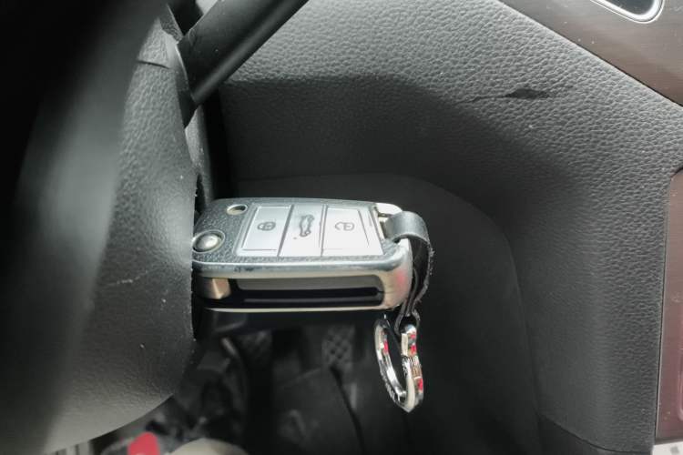 Used Volkswagen Golf Sportsvan 2018 1.6L Automatic Comfort Model Vehicle Key