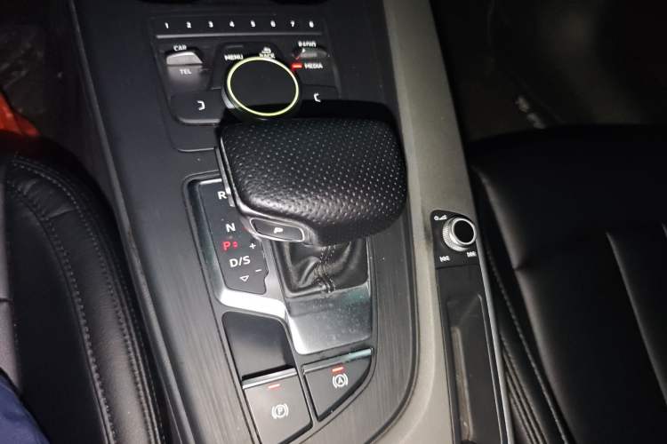 Used Audi A4L 2017 40 TFSI Ambition Edition Gear Lever