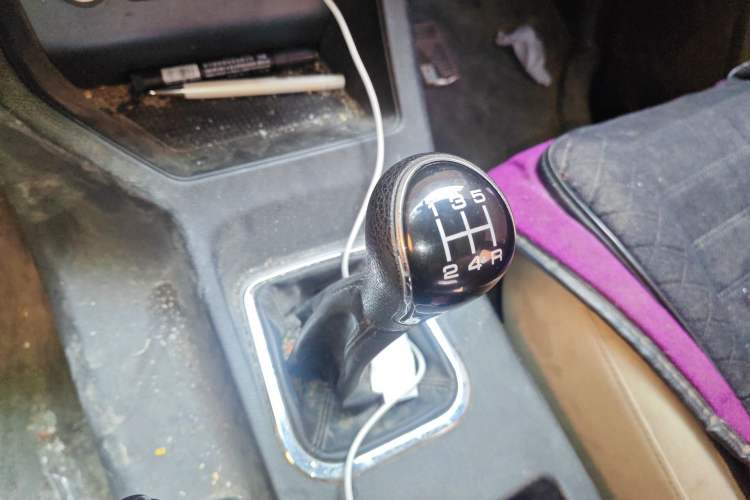 Used FORTHING Lingzhi 2022 M5L 1.6L Utility Model 7 Seats Gear Lever