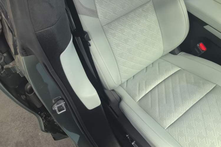 Used Zeekr 001 2025 YOU Edition 100 kWh All-Wheel Drive
