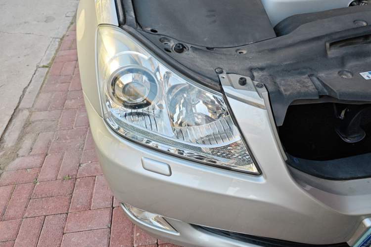 Used Toyota Crown 2011 2.5L Royal Special Edition with Leather and Sunroof
