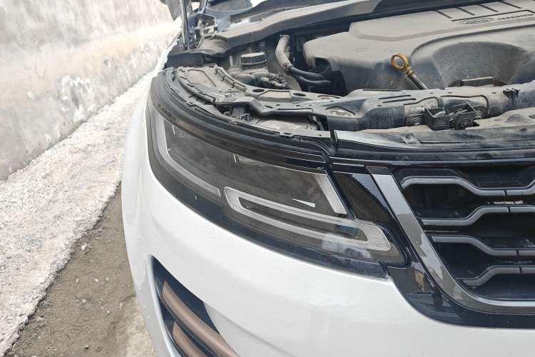 Used Land Rover Range Evoque 2020 249 PS R-DYNAMIC S Sport Edition Right Front Headlight