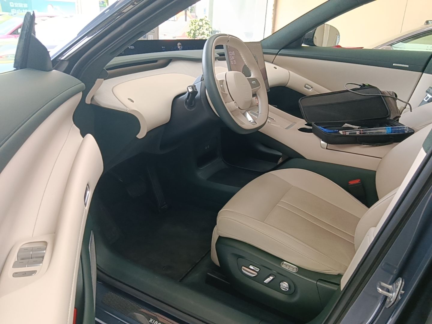 Xiaomi Auto YU7 2025 Ultra-Long Range High-Performance All-Wheel-Drive Max Edition — снимка 18