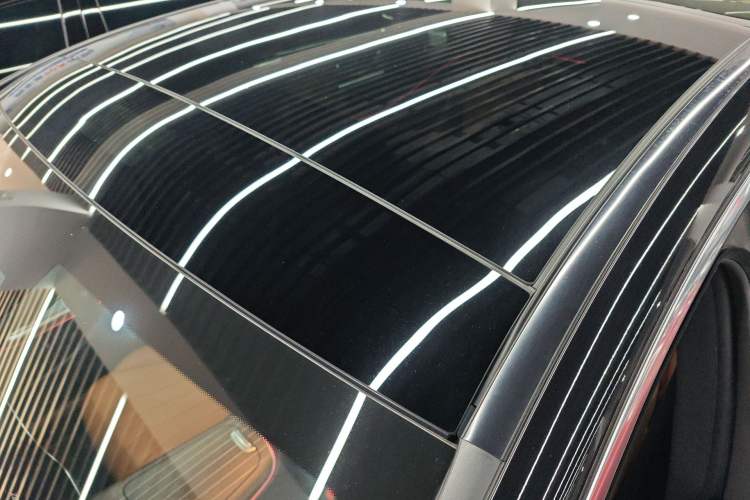 Used Mercedes-Benz E-Class New Energy 2024 E 350 e L Plug-in Hybrid Sedan Roof