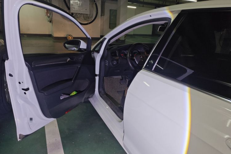 Used Volkswagen Golf 2016 230TSI Automatic Comfort Version
