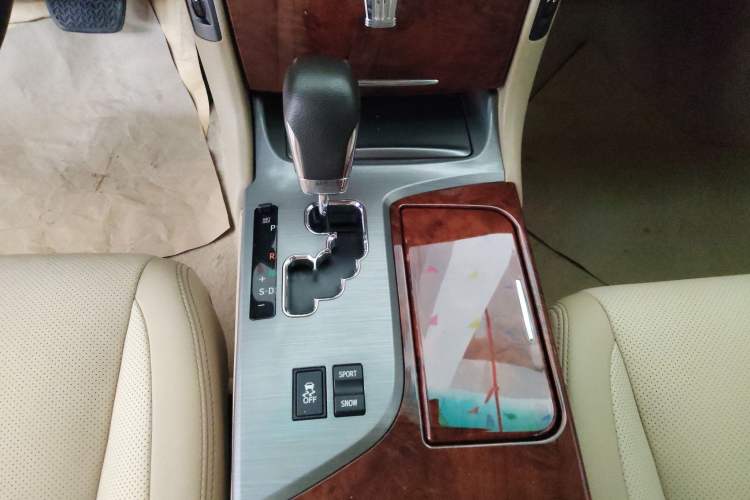 Used Toyota Crown 2012 2.5L Royal Leather Edition

