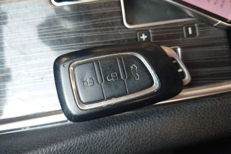 Used Dongfeng Aeolus AX7 2016 2.0L Automatic Zhiyi Trim