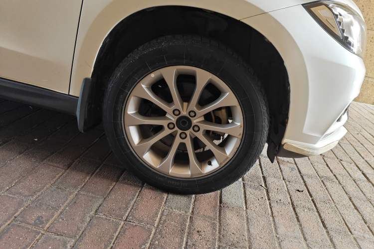 Used Haval H2 2017 Red-Label 1.5T Manual Two-Wheel Drive Comfort Model
