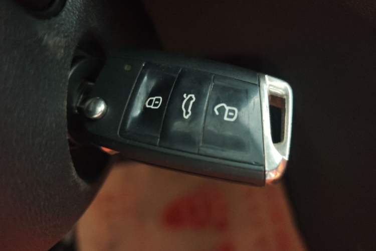 Used Volkswagen Lamando 2017 230TSI DSG Fashion Edition Vehicle Key