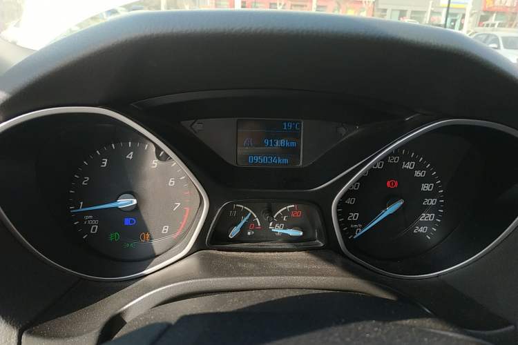 Used Ford Focus 2015 Hatchback 1.6L Manual Fashion Edition