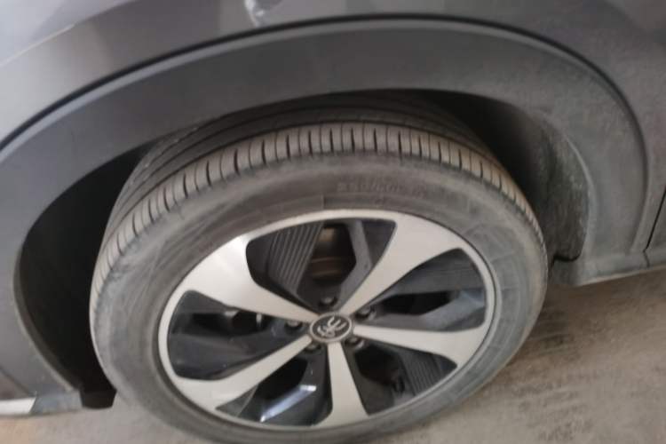 Used BYD Song PLUS New Energy 2021 DM-i 110KM Flagship PLUS Left Front Wheel Hub