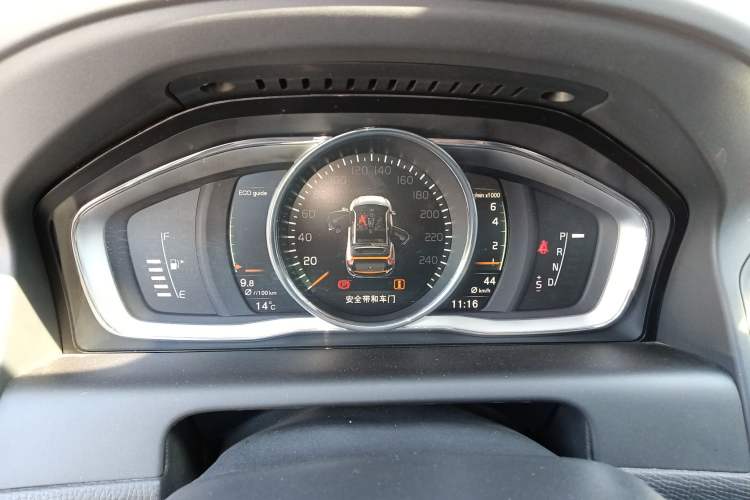 Used Volvo XC60 2017 T5 AWD Smart Upgrade Edition
