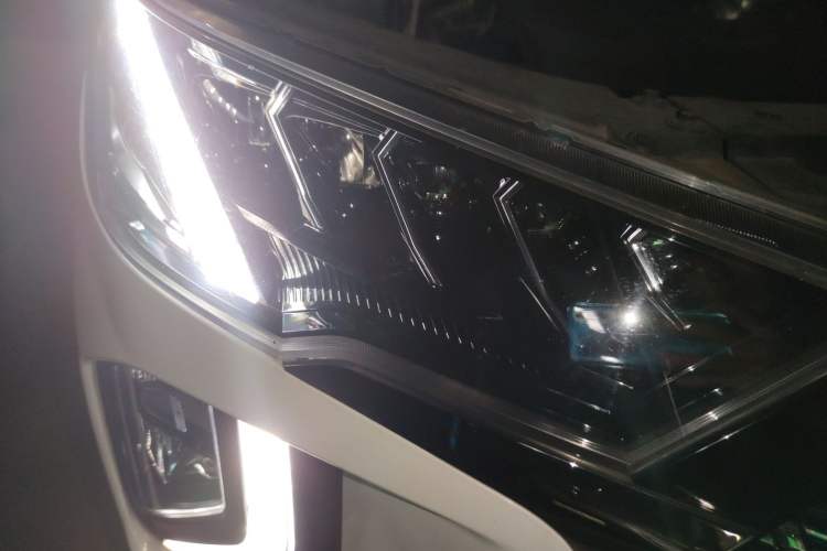 Used Hyundai Tucson 2020 280TGDi Dual-Clutch Two-Wheel Drive Fashion Edition China V Standard Right Front Headlight