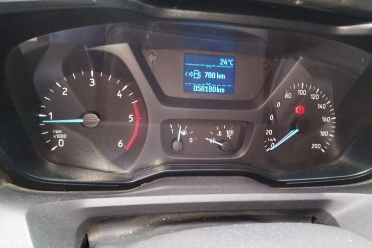 Used Ford Transit 2021 2.0T Diesel Manual Advanced Commercial Traveler Mid-Chassis Mid-Roof 9-Seater China VI