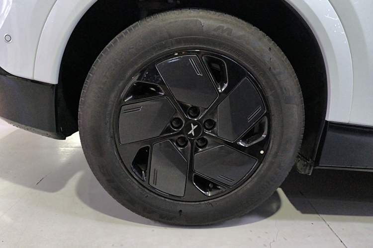 Used XPeng G6 2025 625 Long-Range Max Flagship Edition Exterior 5