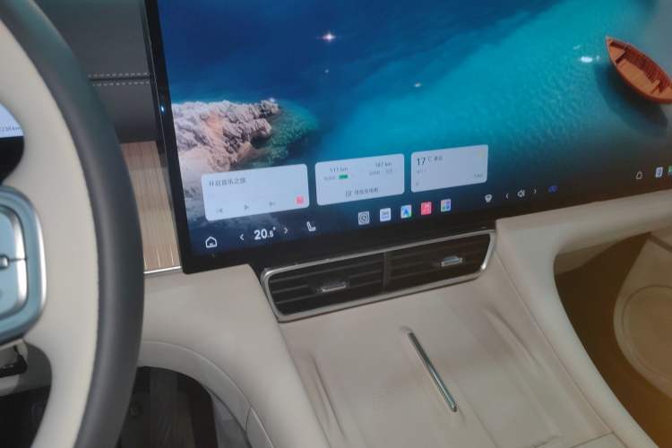 Used Chery T11 2026 Model 220 All-Wheel Drive Dual IMAX Theater Edition
