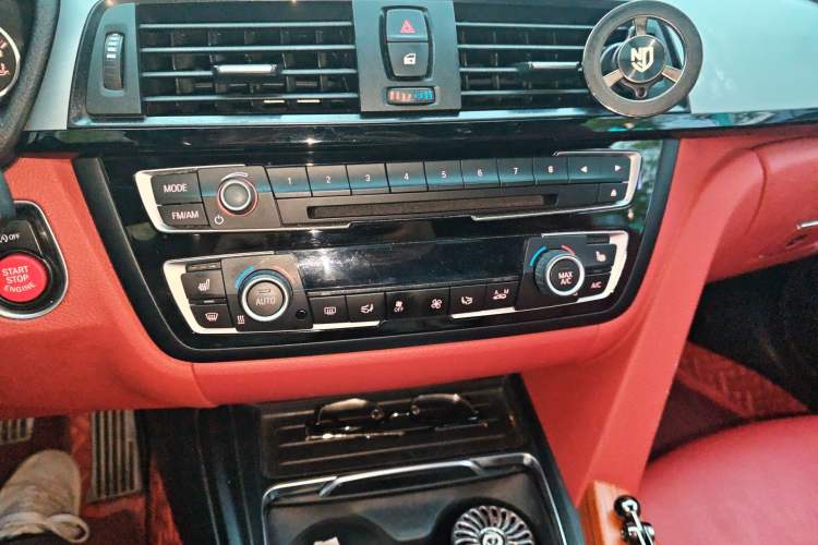 Used BMW 4 Series 2016 420i Convertible Design Package Edition Audio And AC Panel