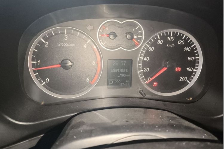 Used Haval H5 Classic 2011 European-style Version Green Quiet 2.0T Automatic 2WD Comfort Model
