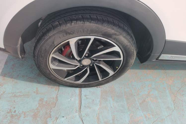 Used Zotye T300 2017 1.5T CVT Luxury Model Right Rear Wheel Hub