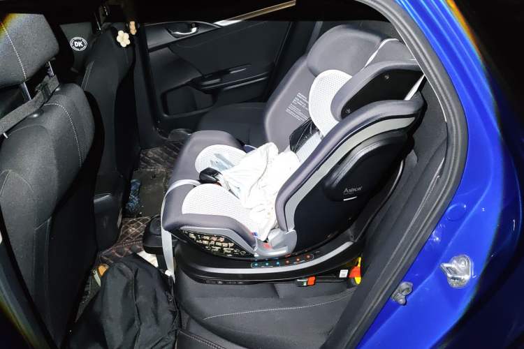 Used Honda Civic 2019 220TURBO CVT Dynamic Edition China VI Emission Standard Left Rear Seat