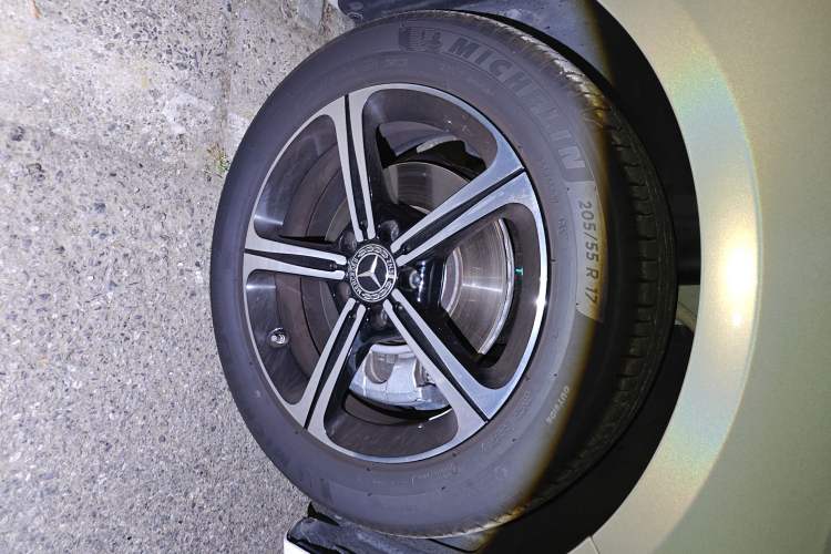 Used Mercedes-Benz A-Class 2025 A 200 L Fashion Model Right Front Wheel Hub