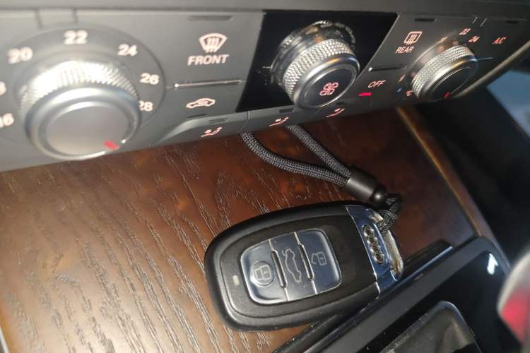 Used Audi A6L 2018 30th Anniversary Edition 35 TFSI Fashion Model
