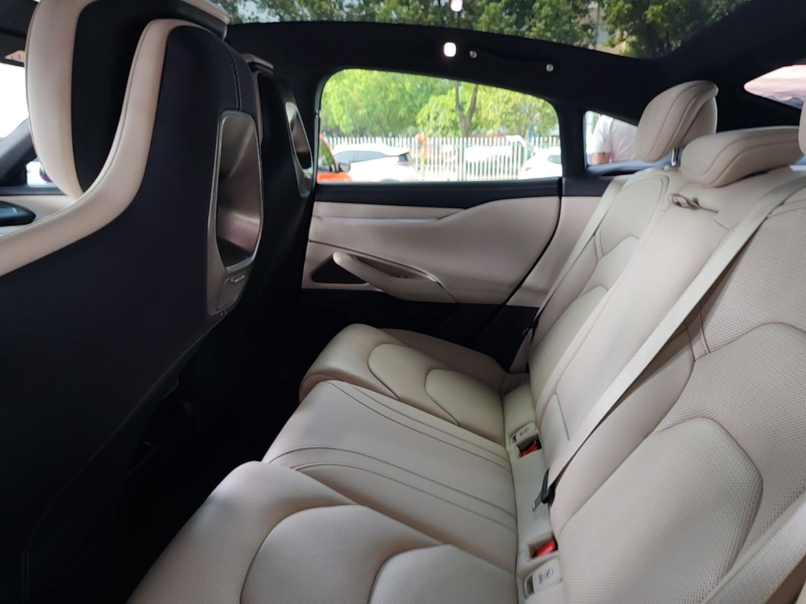 Xiaomi Auto SU7 2024 Rear-Drive Ultra-Long Range Advanced Pro-Level Intelligent Driving Version — снимка 20