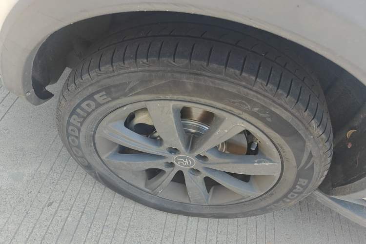 Used BYD Yuan New Energy 2019 EV535 Smart Connect Trendsetting Model
