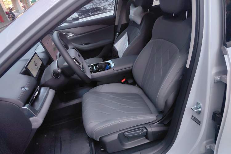 Used Geely Galaxy A7 2025 Model EM-i 70km Luxury Edition
