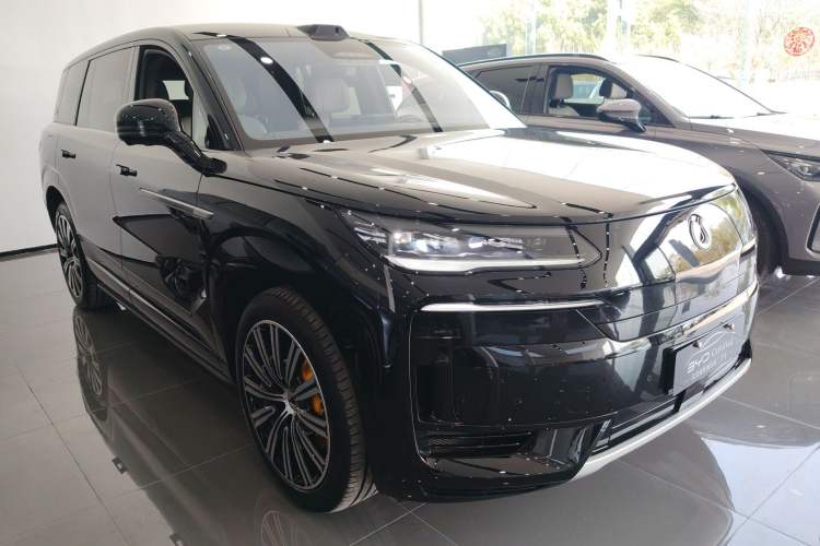 Used Denza N9 2025 Flagship Model
