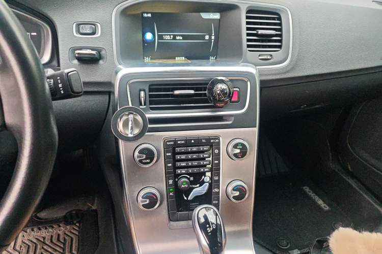 Used Volvo S60 2017 S60L T3 Smart Upgrade Edition
