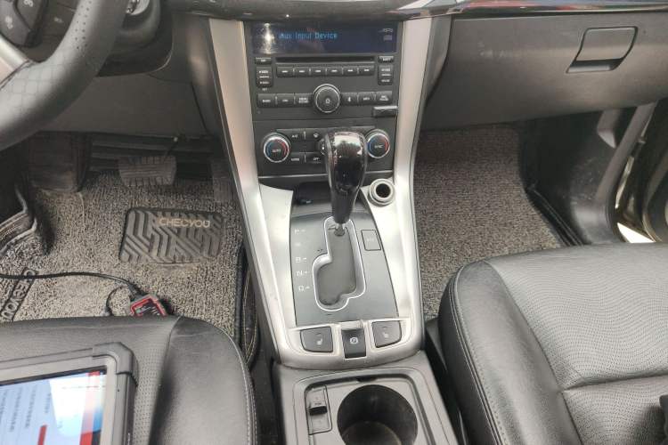 Used Chevrolet Captiva 2015 2.4L 4x4 Flagship Edition 7-Seater