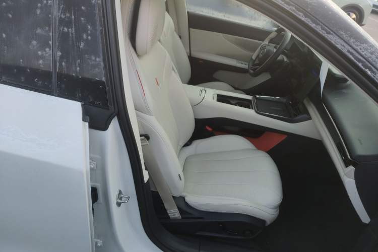 Used Lynk & Co 07 2024 EM-P 126 Long-Range Ultra