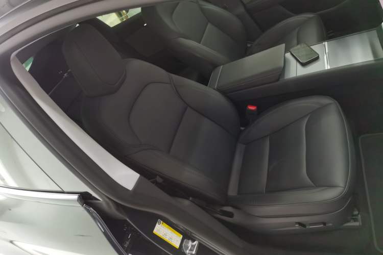 Used Tesla Model Y 2025 Rear-Wheel Drive First Edition Right Front Seat