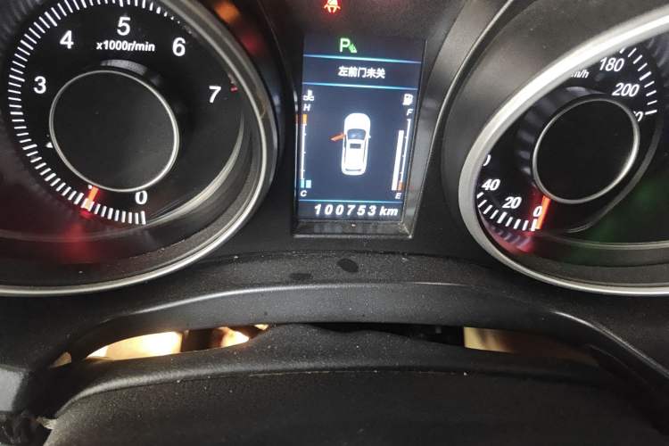 Used Leopaard CS10 2017 1.5T Manual Prestige Model
