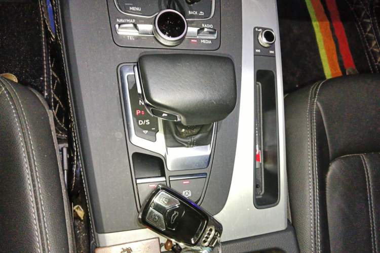 Used Audi Q5L 2020 Updated 40 TFSI Prestige Fashion Edition
