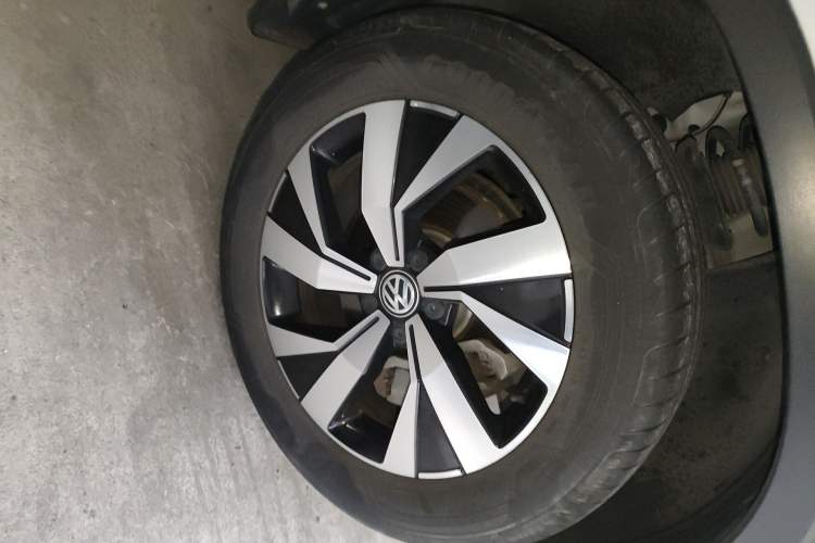 Used Volkswagen Tayron 2020 330TSI Two-Wheel Drive Luxury Smart Connectivity Version Right Front Wheel Hub