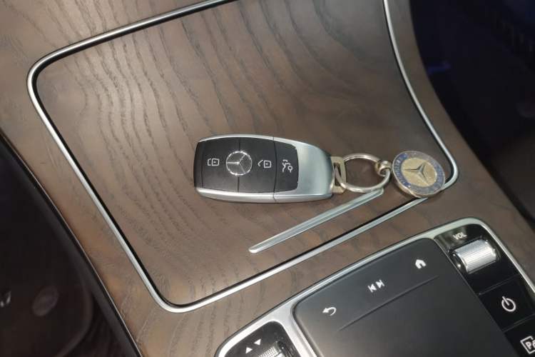 Used Mercedes-Benz GLC 2020 Facelift GLC 300 L 4MATIC Dynamic Edition Vehicle Key