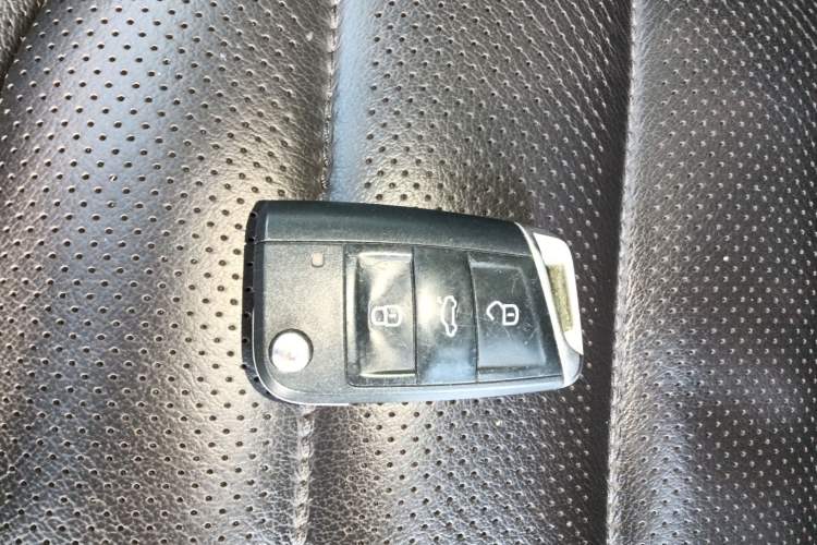 Used Volkswagen Teramont 2019 330TSI Two-Wheel-Drive Luxury Edition China VI Standard Vehicle Key