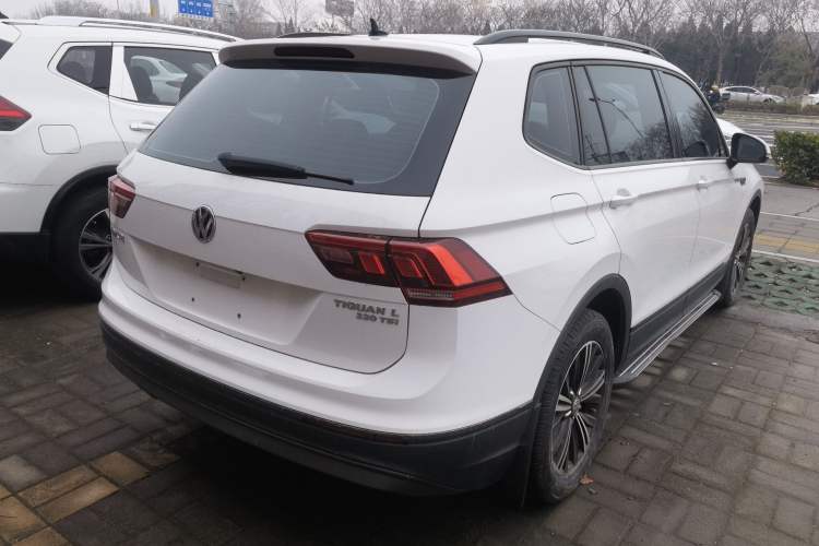Used Volkswagen Tiguan L 2020 330TSI Automatic Two-Wheel Drive Luxury Edition China VI Standard

