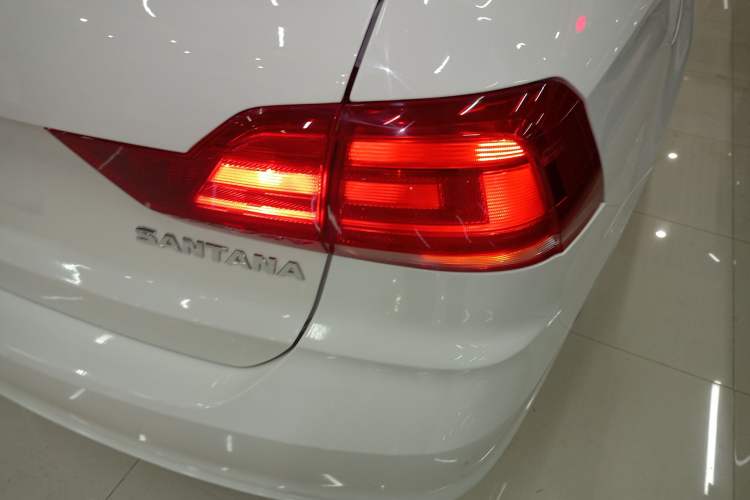 Used Volkswagen Santana 2019 1.5L Automatic Fashion Edition China VI Right Rear Taillight