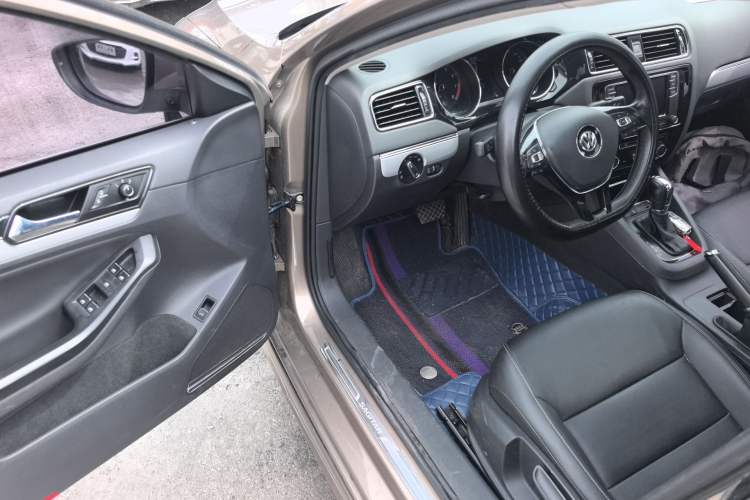 Used Volkswagen Sagitar 2018 280TSI DSG Ignite Edition Driver Seat