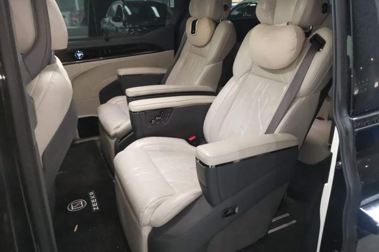 Used Zeekr 009 2024 7-Seater Walk-Through Version Four-Wheel Drive 108 kWh