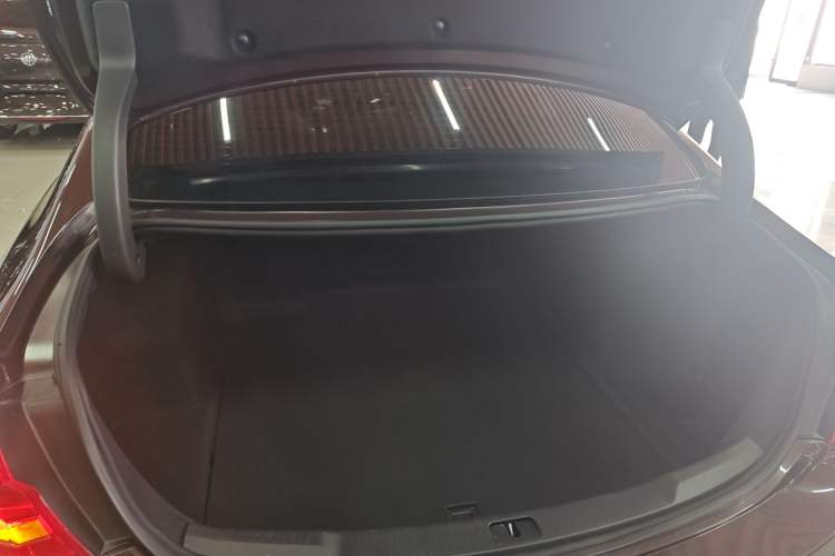 Used Buick LaCrosse 2018 28T Luxury Model Trunk