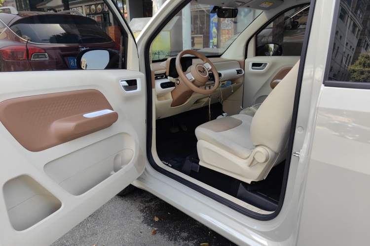 Used Wuling Hongguang MINIEV 2024 3rd Generation 215km Youth Edition
