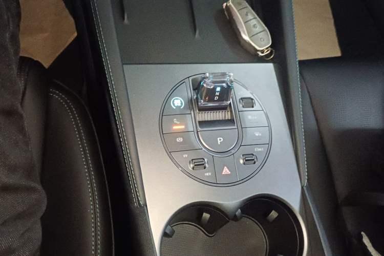 Used BYD Seal 06 New Energy 2024 DM-i 120KM Luxury Model Gear Lever