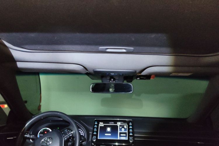 Used Toyota Avalon 2019 Dual-Engine 2.5L Luxury Edition China VI Standard Headliner