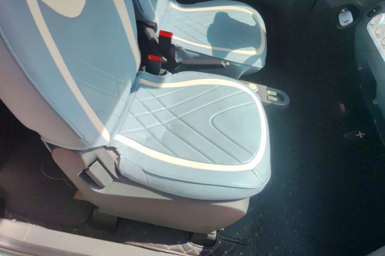 Used Wuling Hongguang MINIEV 2022 Macaron Fashion Edition Lithium-Nickel-Cobalt-Alpha-oxide Right Front Seat