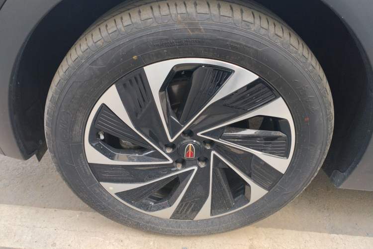 Used Hongqi HS7 PHEV 2024 2.0T PHEV Four-Wheel Drive Flagship Edition 6 Seats Left Front Wheel Hub