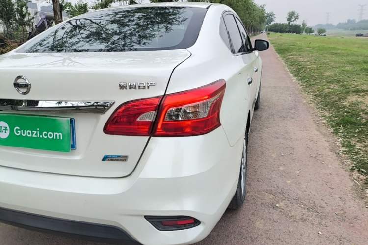 Used Nissan Sylphy 2019 1.6XV CVT Smart Connect Luxury Edition China VI Standard Right Rear Taillight
